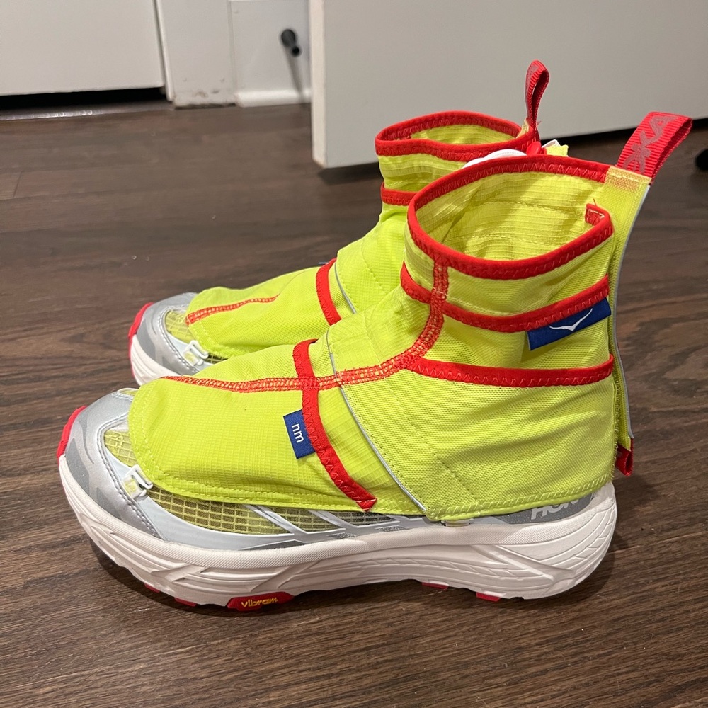 NM COLLAB HOKAS
